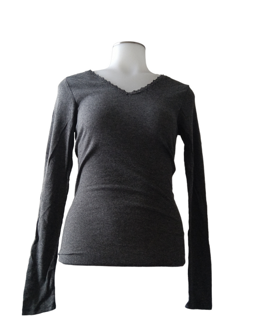 Trim Fitted V-Neck Long Sleeve, Active Basic Top